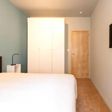 In With Marina Views Apartman