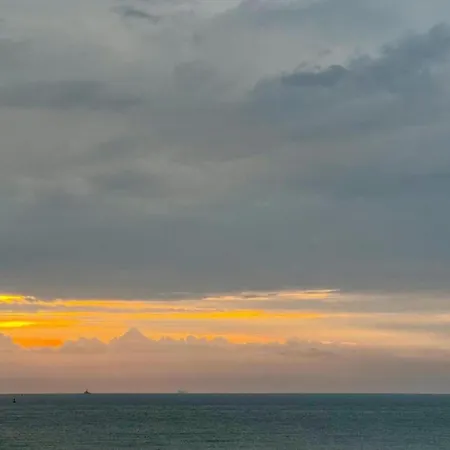 Apartman In With Marina Views *