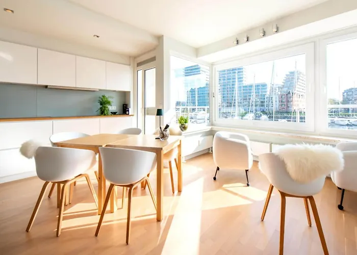 Apartment In With Marina Views