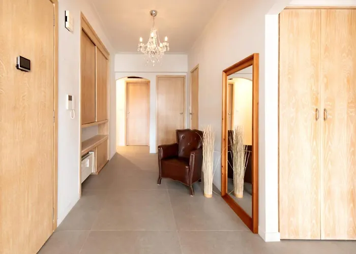 In With Marina Views Apartment