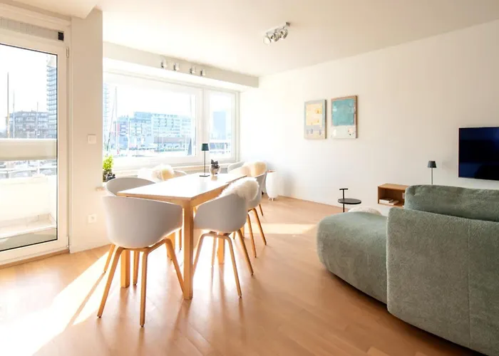 Apartment In With Marina Views