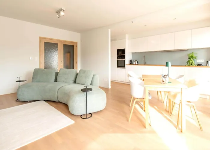 In With Marina Views Apartment *