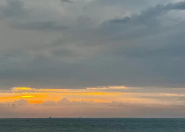 Apartment In With Marina Views *