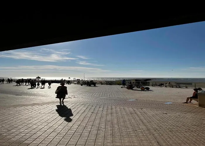 In With Marina Views Apartment